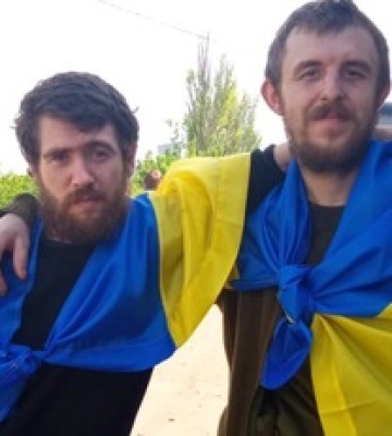 &quot;Вітаємо на рідній землі&quot;: фото та відео повернення захисників України 25 травня