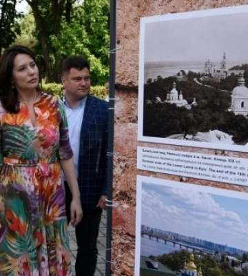 У парку Шевченка відкрилася виставка архівних світлин Києва