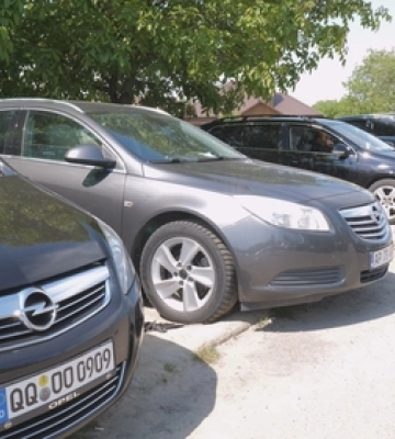 Бюджетний Opel чи Ford: що можна знайти на Луцькому автобазарі (відео)