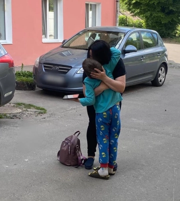 Рівненські патрульні повернули маленького мандрівника матері