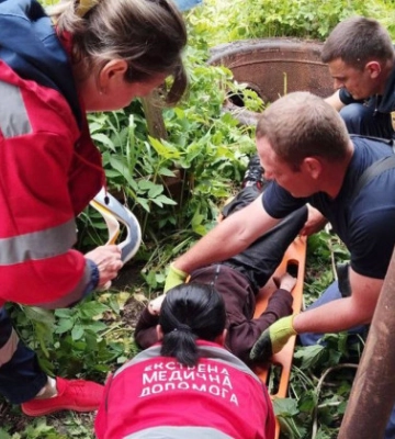 В Чернівецькій області дитина впала у каналізаційний колодязь на глибину 9 метрів