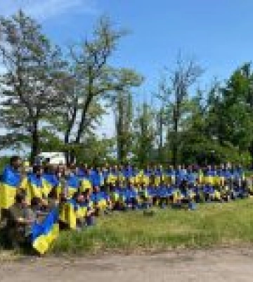Сьогодні додому з рашистського полону повернулося ще 106 захисників. Відео