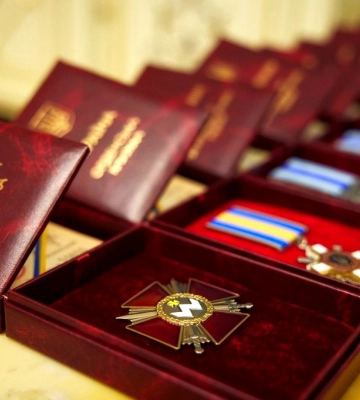 320 захисників України відзначено державними нагородами, 121 з них – посмертно - Указ президента