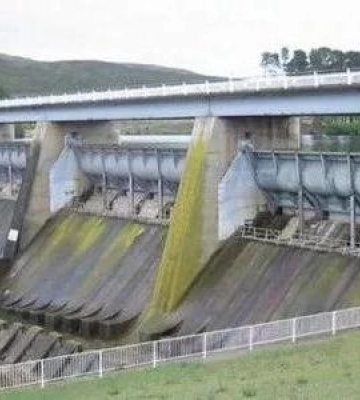 Окупанти зруйнували греблю Карлівського водосховища: загроза підтоплення на Донеччині