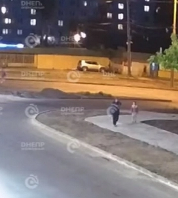 У Дніпрі водійка мотоциклу Kawasaki збила жінку (ВІДЕО)