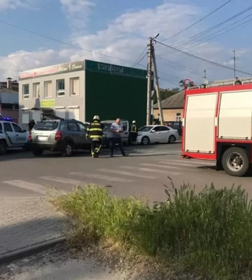 Потрійна ДТП у Павлограді: постраждали 4 людини, серед них двоє дітей