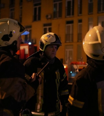 Окупанти атакували Київ дронами. Через уламки горіла багатоповерхівка