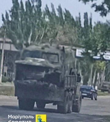 Вибухи в Маріуполі змусили рашистів переміщувати техніку у Новоазовськ