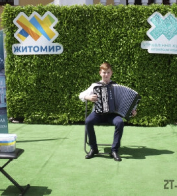 Житомирянин Конончук Назар за власної ініціативи збирає кошти на ЗСУ