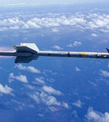 Канада передасть Україні протиповітряні ракети AIM-9