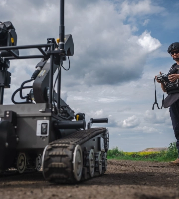 Роботизований комплекс DIGITAL VANGUARD–S допомагає саперам розміновувати Донеччину
