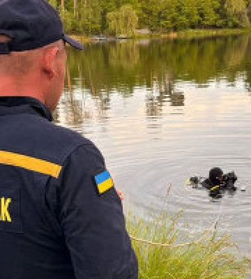 У Пущі - Водиці в озері Горащиха потонув молодий чоловік