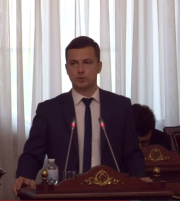 Кандидат на голову Верховного Суду Альберт Єзеров порівняв управління Одеською митницею з управлінням Верховним Судом