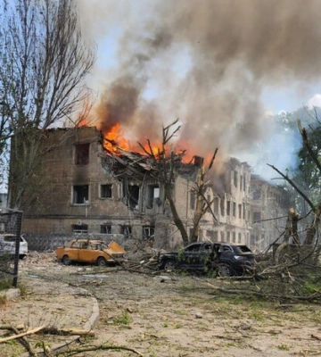 Ракетний удар по поліклініці у Дніпрі: серед поранених діти 