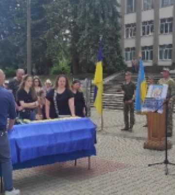 З Острога в останню дорогу провели воїна Андрія Семеновича
