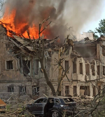 Удар по медучреждению в Днепре: Зеленский показал последствия, есть погибшие (видео)