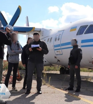 Накладено арешт на літак колаборанта-втікача