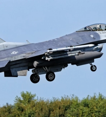 Стало відомо, коли Нідерланди нададуть Україні винищувачі F-16 – ЗМІ