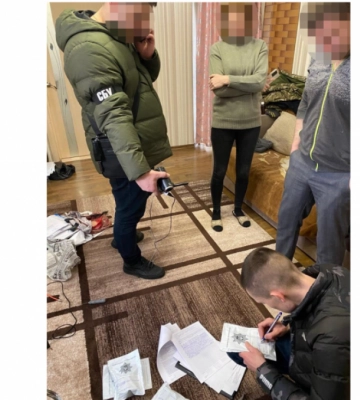 Обіцяв вплинути на комітет: на Рівненщині викрили депутата на отриманні хабаря
