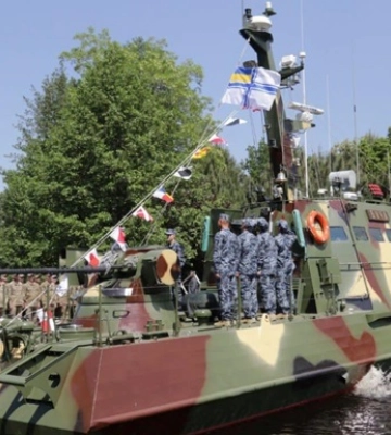 Військово-морські сили ЗСУ отримали на озброєння новий артилерійський катер. Його назвали «Буча»