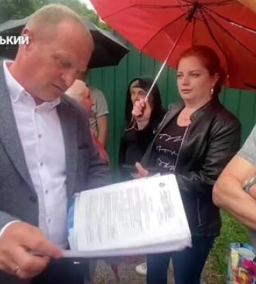 На протест проти забудови вийшли мешканці будинку у Кропивницькому (відео)