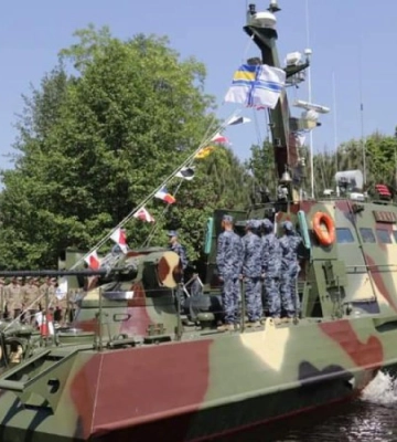 До складу українських ВМС передали катер &quot;Буча&quot;. На церемонію прибув Залужний