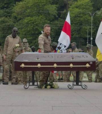 У боях під Бахмутом загинув білоруський доброволець Мирослав Лазовський: фото з прощання у Києві