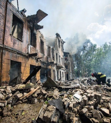 Зросла кількість загиблих внаслідок ракетного удару по Дніпру