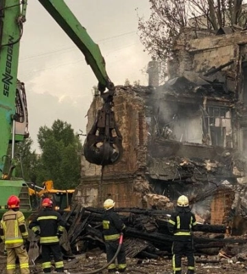 Погибли два человека и 32 пострадали. В Днепре завершили разбор завалов здания поликлиники — ГСЧС