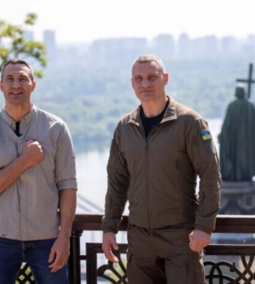 Серце України б’ється тут: брати Клички привітали киян із Днем Києва (відео)