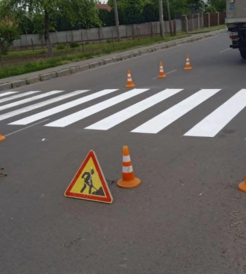 У Луцьку поновлюють дорожню розмітку