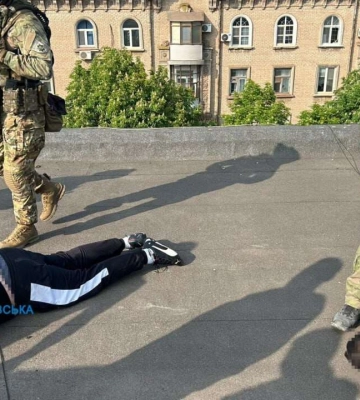 Повалил на землю и ударил по голове: в Кривом Роге мужчина пытался изнасиловать 16-летнюю девушку