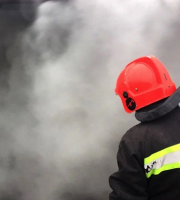 Під час нічної пожежі у Дубровиці врятували чоловіка