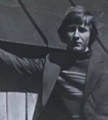 Випускник-1979: волинський письменник Василь Слапчук показав архівне фото