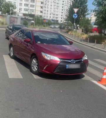 У Києві водій Toyota наїхав на дитину в колясці (подробиці)