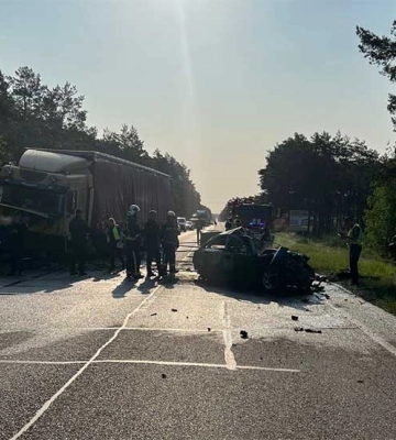 Поблизу Маневич легковик зіткнувся з вантажівкою: двоє людей загинуло