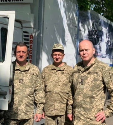 Волинські лісівники з латвійськими партнерами передали ще чотири авто на передову 