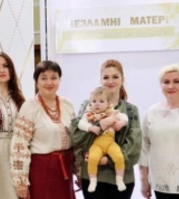 У Рівному розказали сім історій незламних матерів