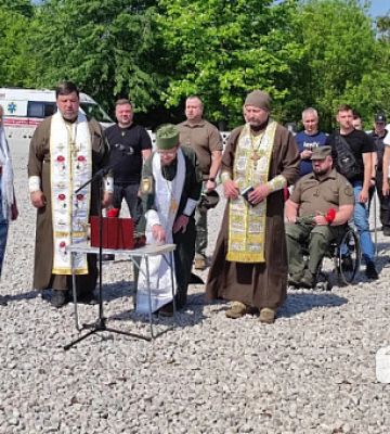 На Центральному кладовищі Кривого Рогу відбувся молебень за полеглими військовослужбовцями