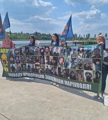 Нагадати про полонених: у Кривому Розі пройшла акція на підтримку полонених військових з «Азовсталі»