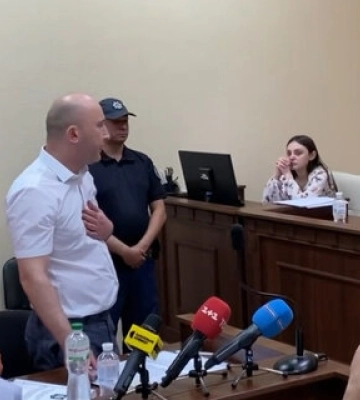 Суд избрал меру пресечения судьи Тандыру, сбившего нацгвардейца: без права на залог