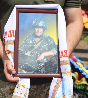 Тростянчани віддали останню шану загиблому герою