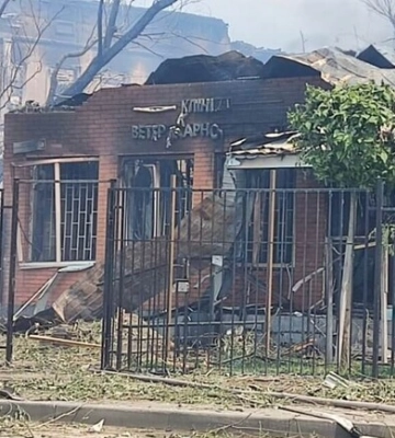 В Днепре нужна помощь ветклинике,  которая пострадала из-за ракетной атаки