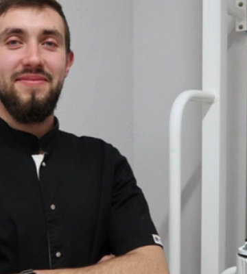 Лікар з Луцька ставить на ноги людей зі складними діагнозами