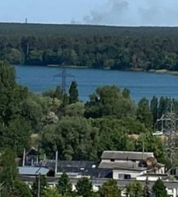 В Киеве произошел масштабный пожар: фото и видео
