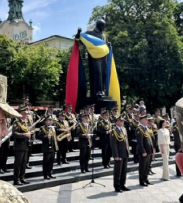 У Львові пройшли урочистості, приурочені до Свята Героїв