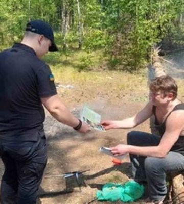 Прийшли на шашлики, отримали повістки: як у Києві &quot;покарали&quot; порушників. Фото