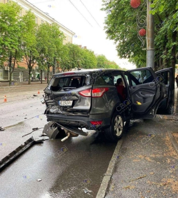 Потрійна аварія у Кривому Розі: внаслідок ДТП постраждала дитина (ФОТО)