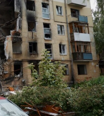 РФ влаштувала нову нічну атаку на Україну: працювала ППО, у Києві через падіння уламків пошкоджено будинок