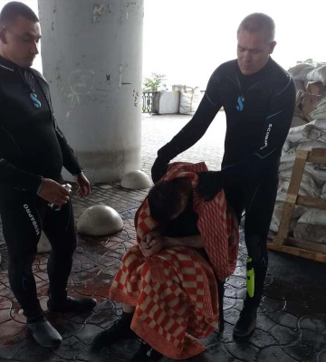 У Дніпрі чоловік стрибнув з мосту